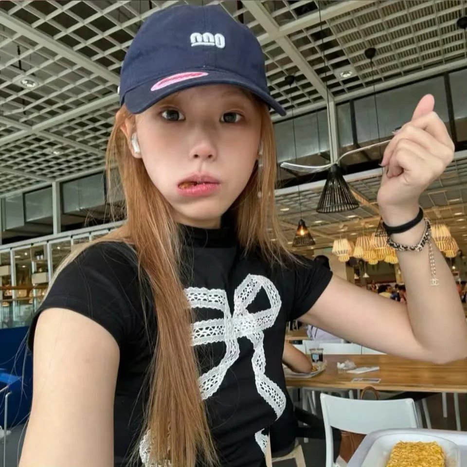 金车美人 海报